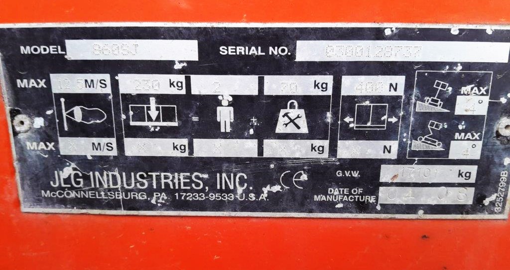 Sold - Articulated Boom Lift - View 2